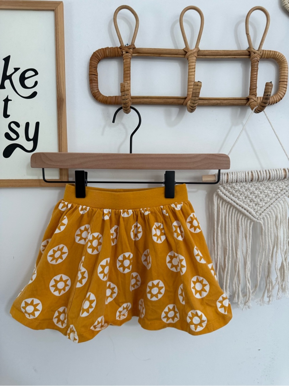 Tea Collection - size 3 - yellow sun/star skort